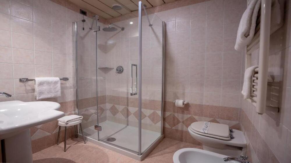 Foto del baño de Hotel Poledrini