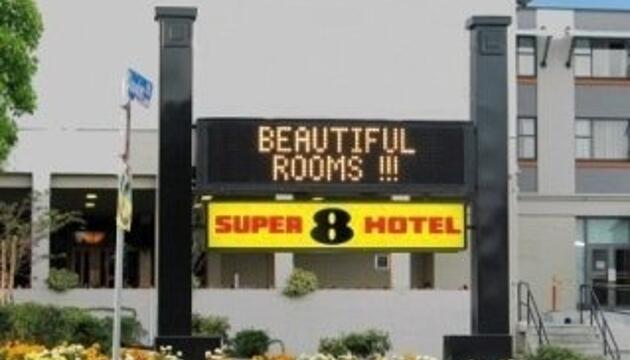 Photo – Super8 Hotel Victoria