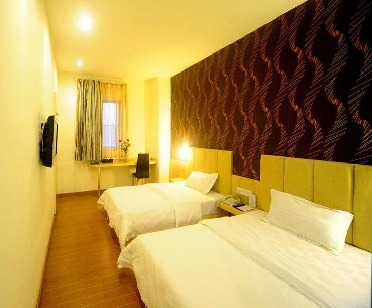 Foto general de Tavernew Hotel