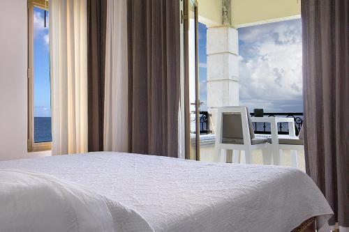 Room – The Bellafonte - Luxury Oceanfront Hotel