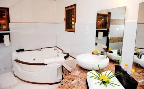 Bathroom – Ravintsara Wellness Hotel