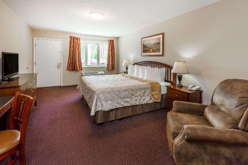 Foto de una habitación de Hotel Howard Johnson by Wyndham Traverse City