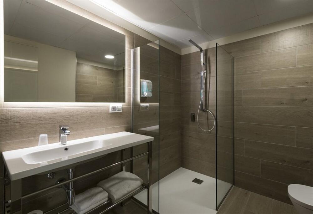 Papi Inn Hotel Papi Blau, Malgrat de Mar. Desde 63.14€ - Central de Reservas