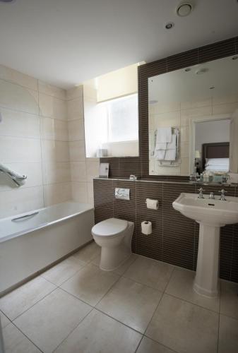 Foto del baño de Macdonald Old England Hotel &amp;amp; Spa