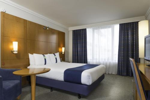 Foto de una habitación de Holiday Inn Milton Keynes Central, an IHG Hotel