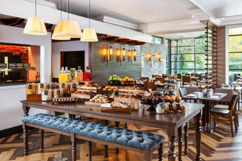 Dining – Delta Hotels by Marriott Cheltenham Chase