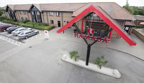 Foto del exterior de Hotel Ramada by Wyndham Cambridge