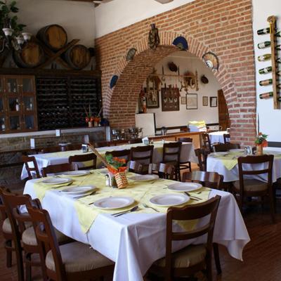 Dining – Villa Caltengo