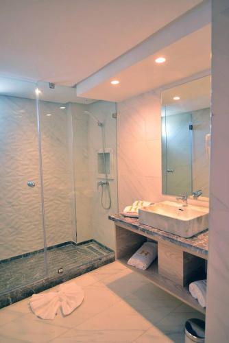 Foto del baño de Rihab Hotel