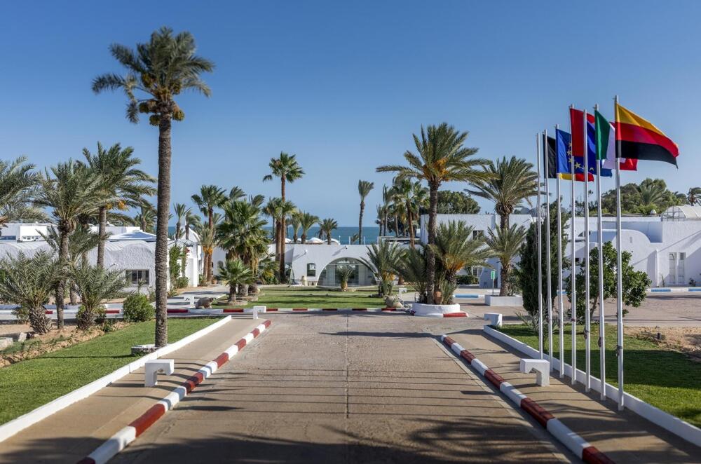 Foto del exterior de Hotel COOEE Hari Club Beach Resort