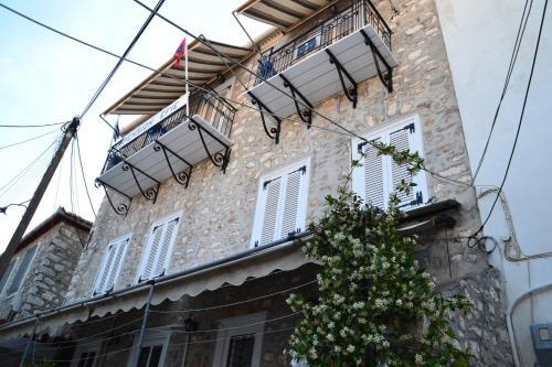 Pension Efie, Hydra - Reserving