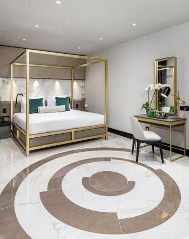 Foto de una habitación de Lure Hotel