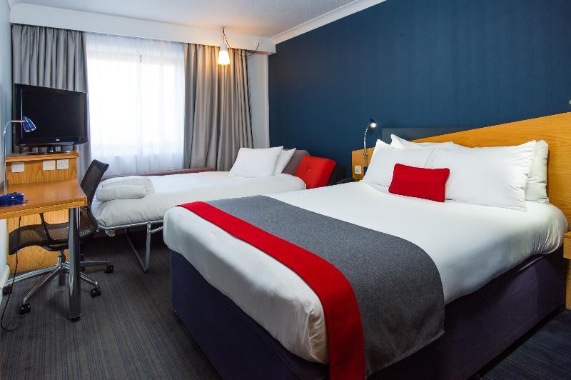 Foto de una habitación de Holiday Inn Express Swindon West, an IHG Hotel