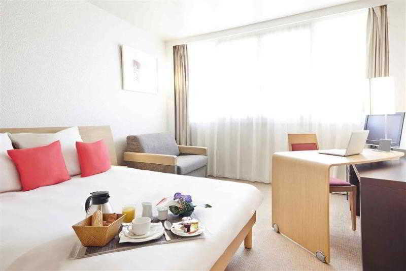 Foto de una habitación de Hotel Novotel Reading Centre