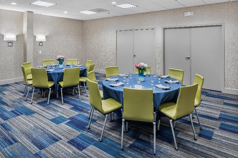 Foto de los servicios de Holiday Inn Express Atlanta Airport-College Park, an IHG Hotel