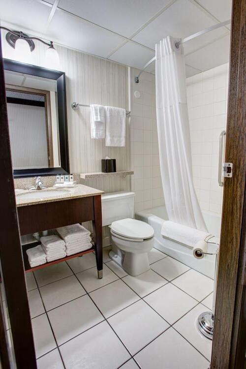 Photo – Hotel Country Inn &amp;amp; Suites by Radisson, Traverse City, MI