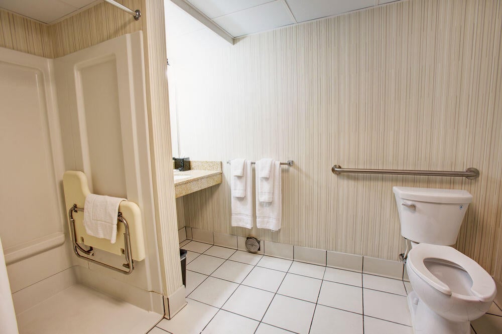 Photo – Hotel Country Inn &amp;amp; Suites by Radisson, Traverse City, MI