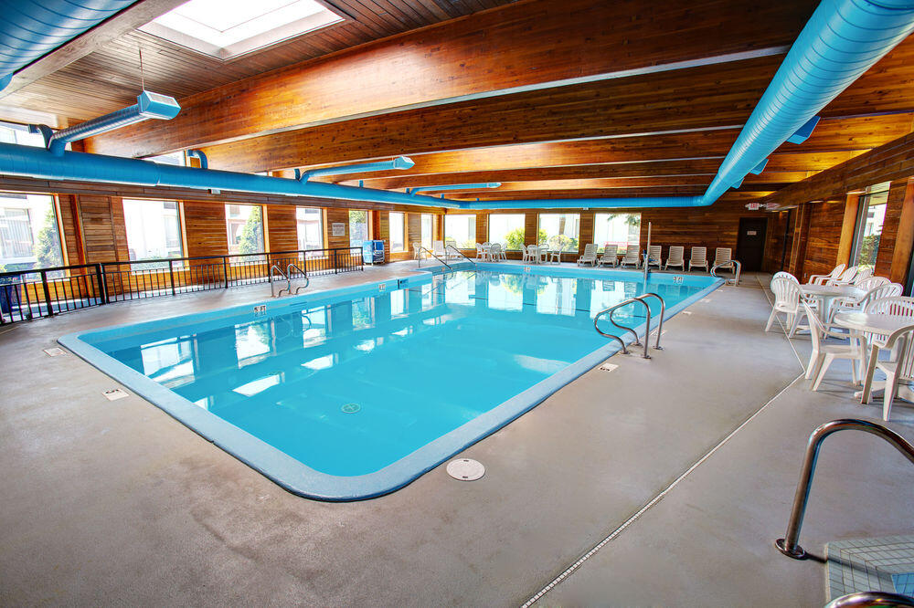 Photo – Hotel Country Inn &amp;amp; Suites by Radisson, Traverse City, MI