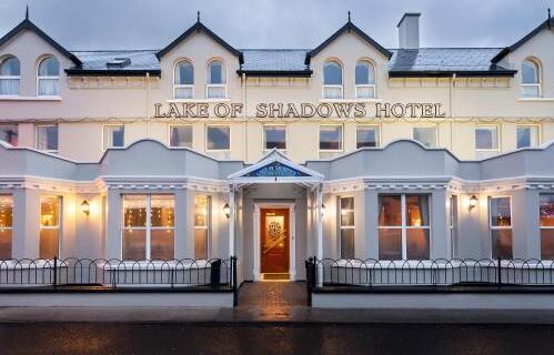 Foto del exterior de Lake of Shadows Hotel