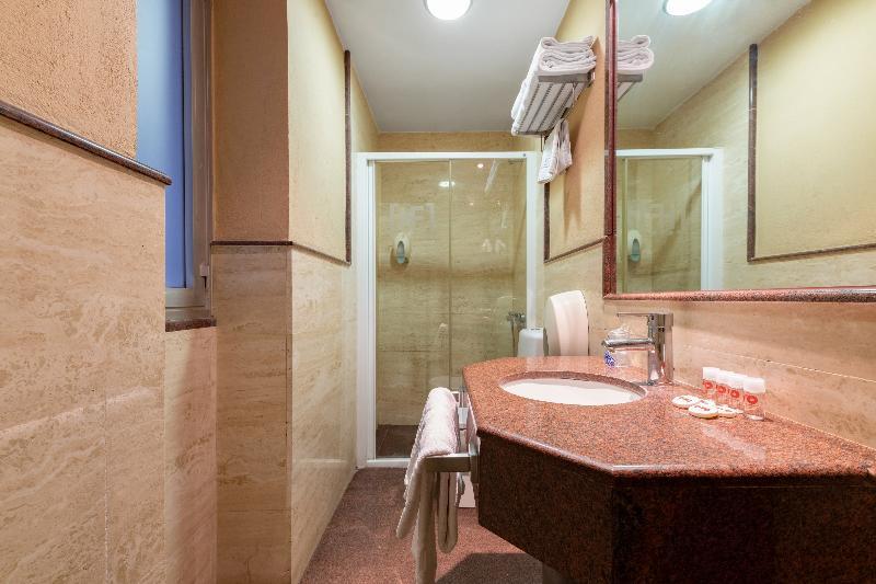 Photo – OYO Hotel Francabel