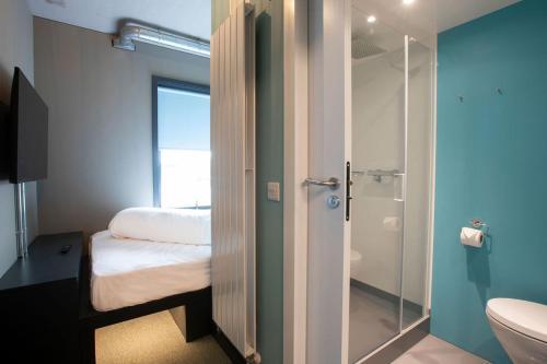 Foto del baño de Hotel REZz Cork