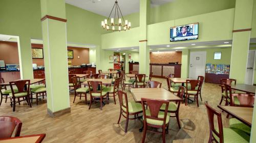 Foto de restauración de Hotel Galleria Palms Orlando