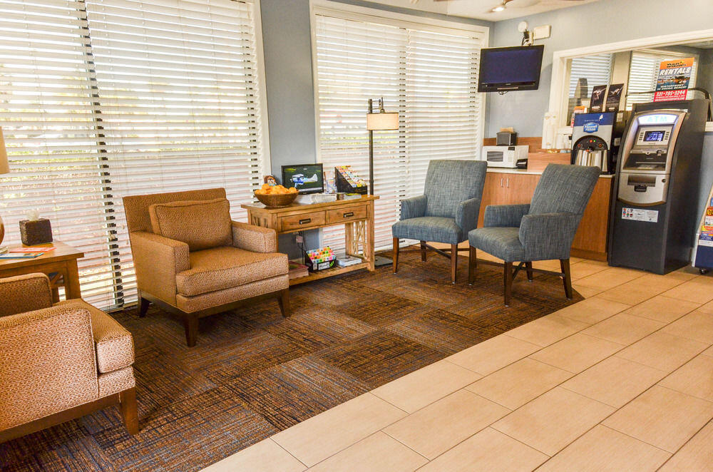 Foto de las zonas nobles de Motel Days Inn by Wyndham Cocoa Beach Port Canaveral