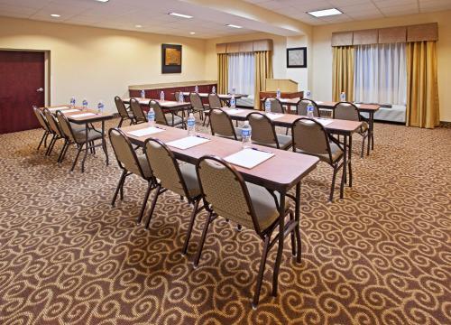 Foto de los servicios de Holiday Inn Express &amp;amp; Suites Niagara Falls, an IHG Hotel