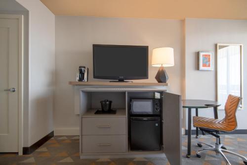 Foto de una habitación de Holiday Inn Denver East, an IHG Hotel