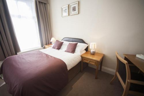 Room – Hotel The White Swan Halifax