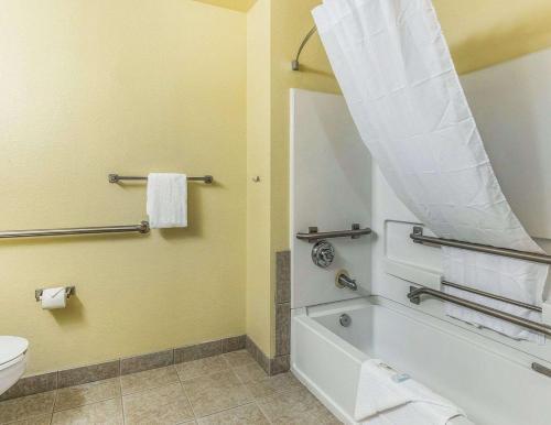 Photo – Suburban Extended Stay Hotel Fort Myers Cape Coral