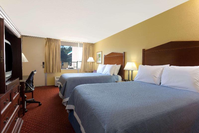 Photo – Hotel Days Inn by Wyndham Washington DC/Gateway