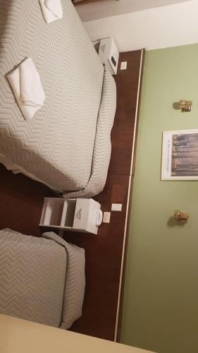 Room – Hotel Compostela