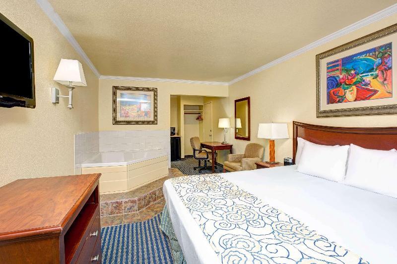 Foto general de Hotel Super 8 by Wyndham Santa Cruz/Beach Boardwalk East