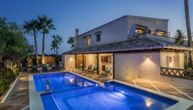 Foto de Bed-and-Breakfast The Residence by the Beach House Marbella