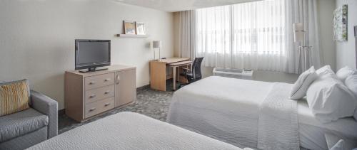 Foto de una habitación de Hotel Courtyard by Marriott Columbus Downtown