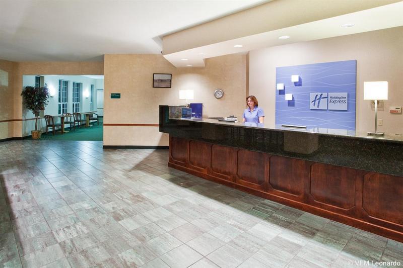 Photo – Holiday Inn Express Lake Front - St Ignace, an IHG Hotel