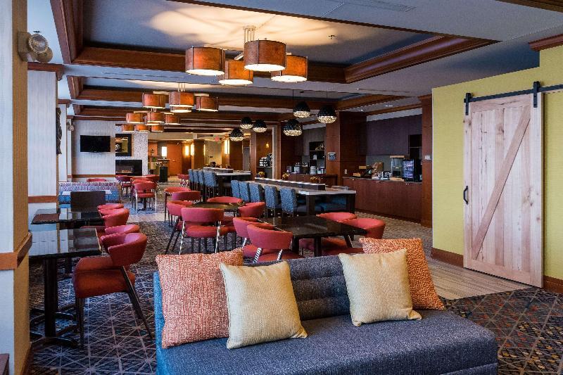 Photo – Hotel Radisson On John Deere Commons Moline