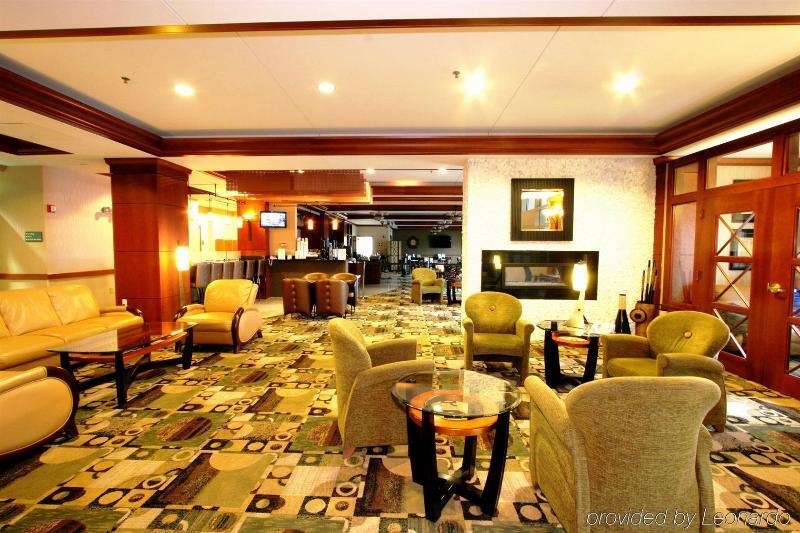 Photo – Hotel Radisson On John Deere Commons Moline