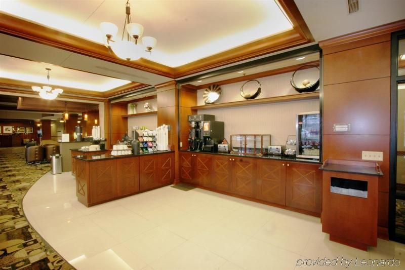 Photo – Hotel Radisson On John Deere Commons Moline