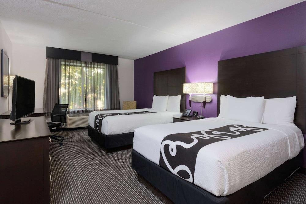 Foto de una habitación de Hotel La Quinta by Wyndham Clifton/Rutherford