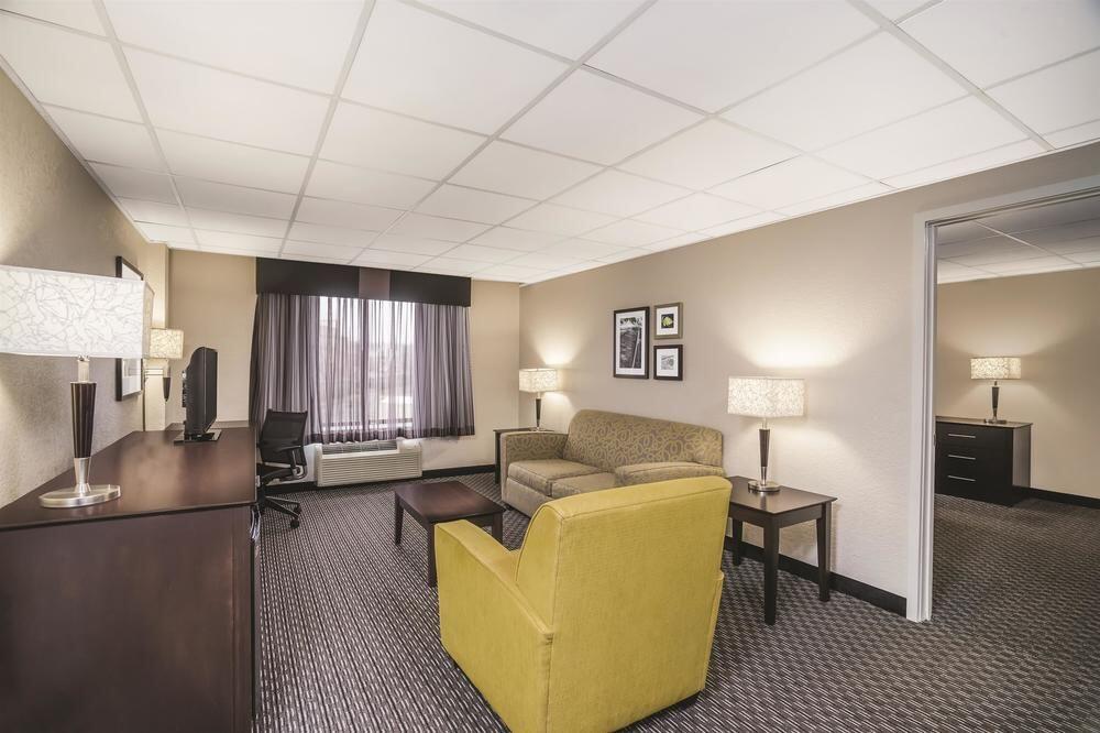 Foto de una habitación de Hotel La Quinta by Wyndham Clifton/Rutherford