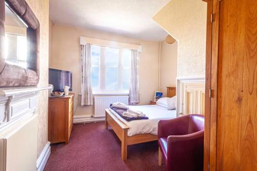 Room – The Royal Hotel