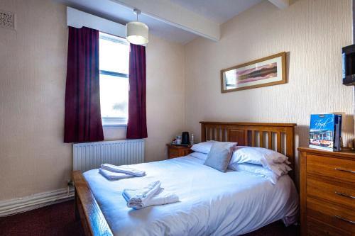 Room – The Royal Hotel