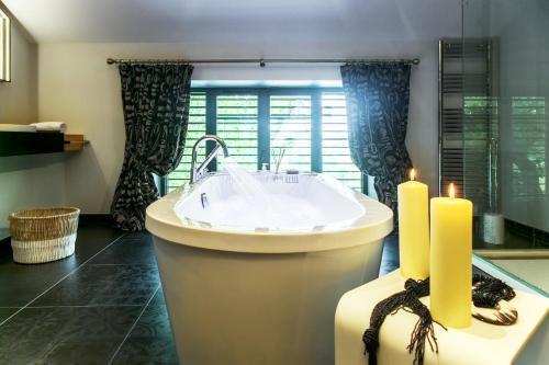 Room – Chambres d&amp;#039;hôtes Domaine de Nazère