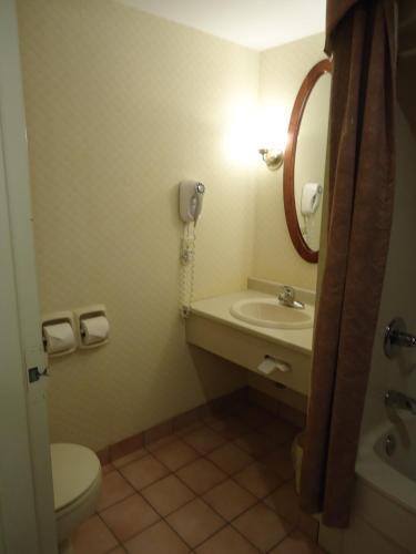 Photo – Hotel Fredericton Inn