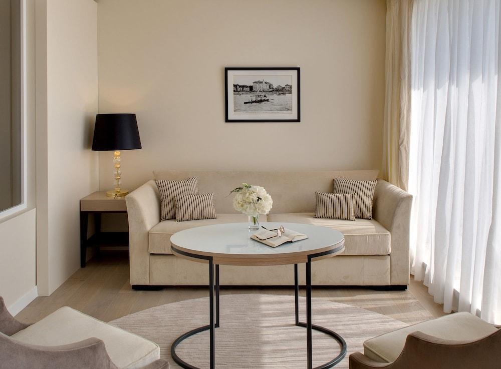 Foto de una habitación de Grand Hôtel Thalasso &amp;amp; Spa