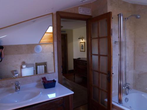 Foto de una habitación de Hotel Monumento Convento de San Benito