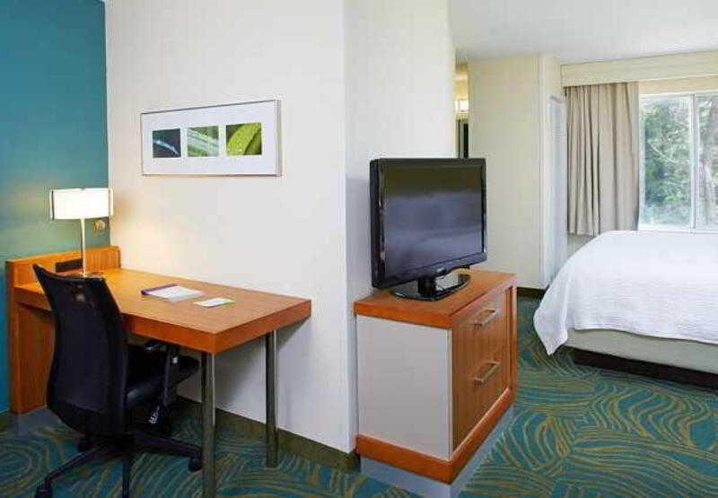 Foto de una habitación de Hotel SpringHill Suites by Marriott Atlanta Six Flags