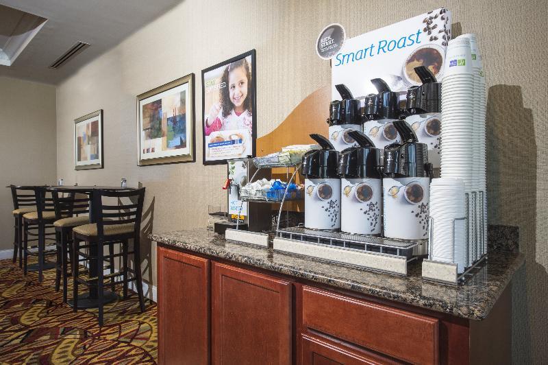 Photo – Holiday Inn Express Hotel &amp;amp; Suites Port St. Lucie West, an IHG Hotel